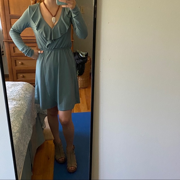 H&M Divided Ruffle Wrap Dress - Picture 4 of 4